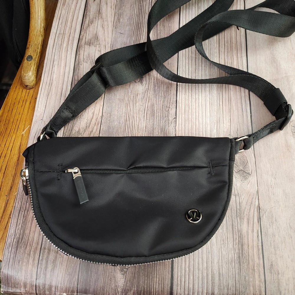 Lululemon All Night Festival Bag Micro 2L Black Nylon Crossbody Bag Activewear